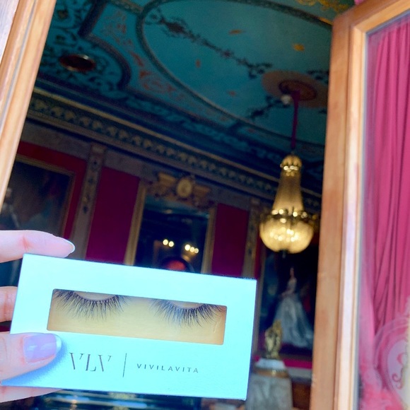 VLV Lash  No. 04 - Picture 4 of 8